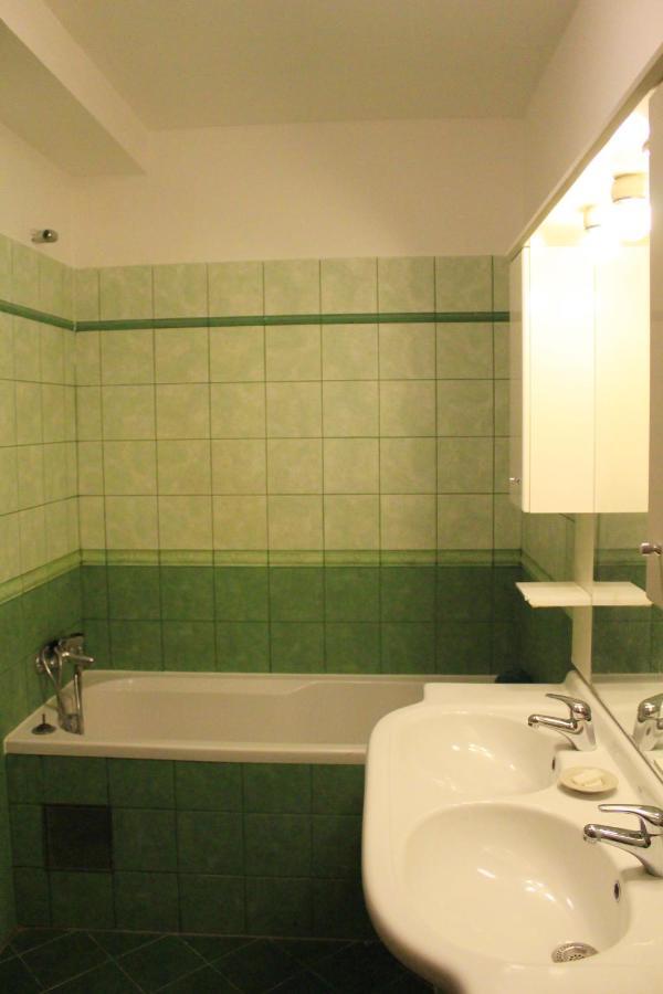 Beautiful Apartments In The City Center Prag Exteriör bild
