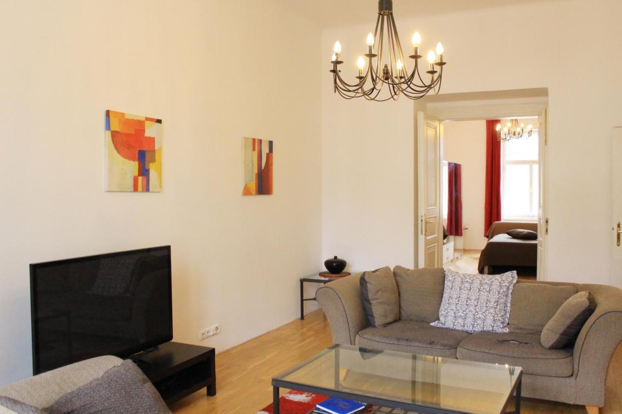 Beautiful Apartments In The City Center Prag Exteriör bild
