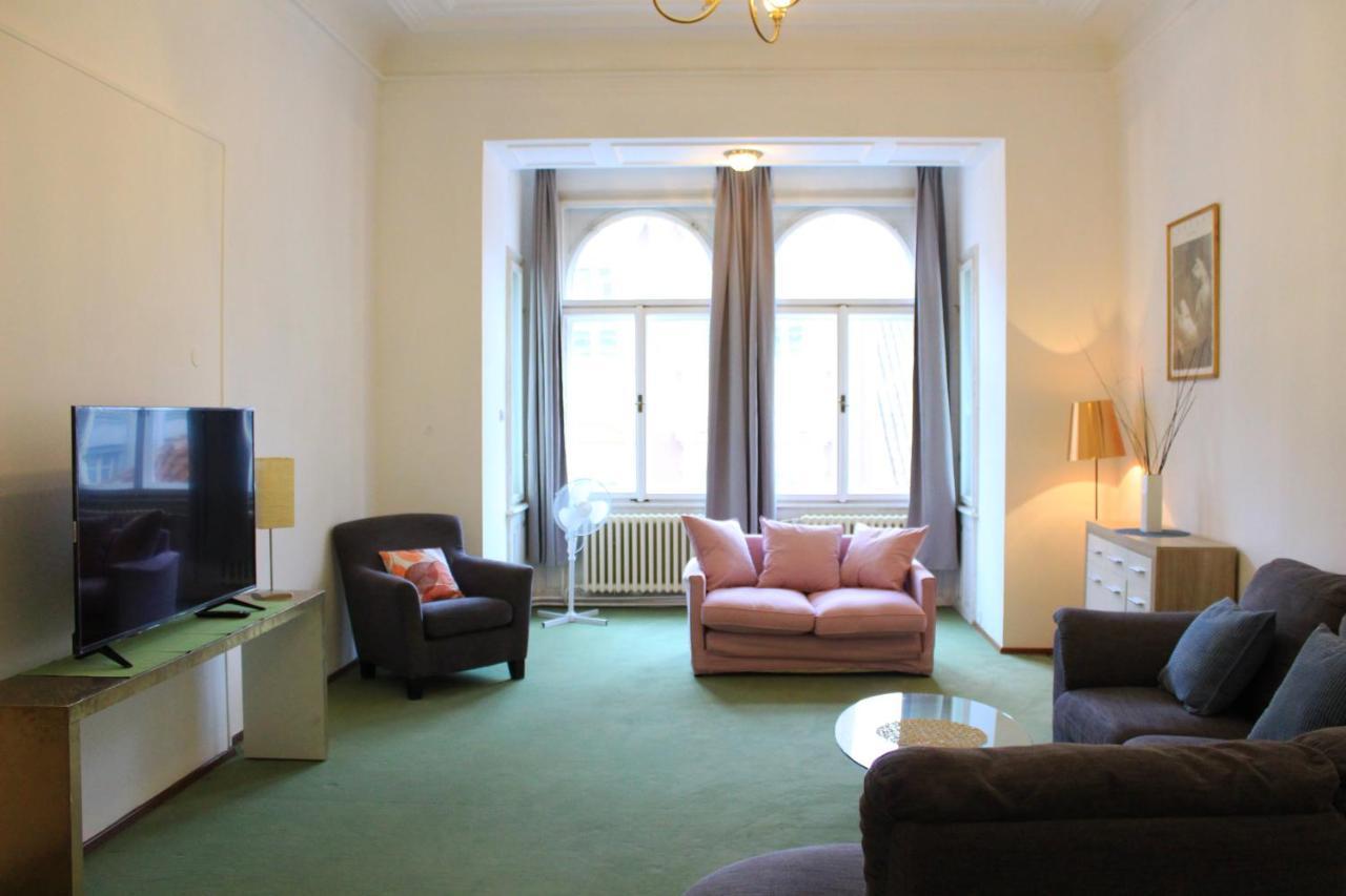 Beautiful Apartments In The City Center Prag Exteriör bild