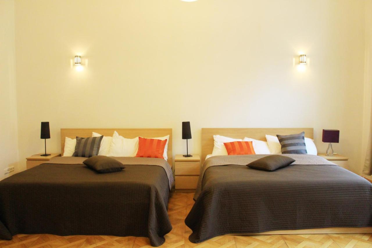 Beautiful Apartments In The City Center Prag Exteriör bild