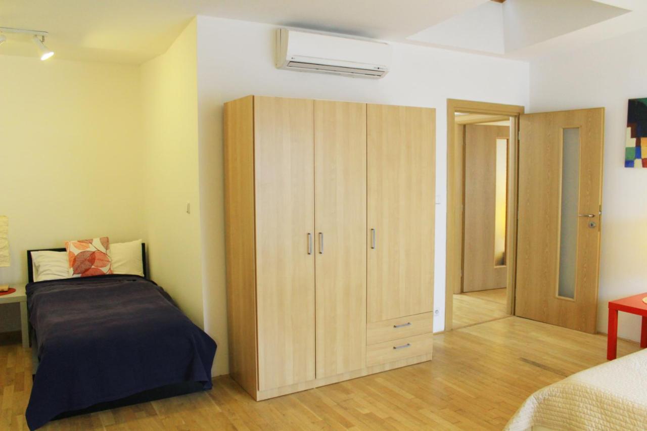 Beautiful Apartments In The City Center Prag Exteriör bild